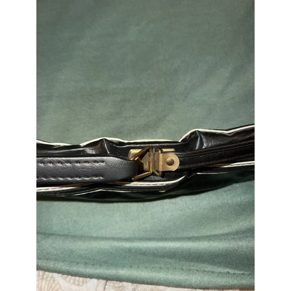 Vintage Apache Or Red Head Black w/White Piping Soft Rifle Case Red Interior